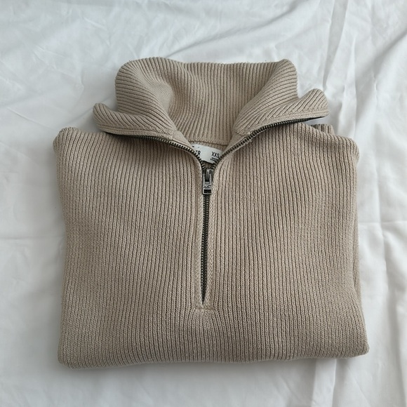 Hollister Oversized Half Zip Sweater in Cream - Picture 9 of 10